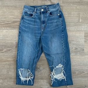 • American Eagle High Rise Mom Jeans •